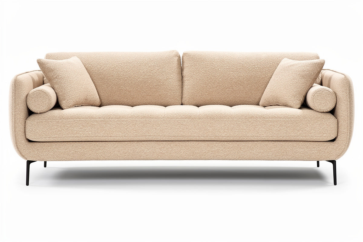 **Moderne beige bank met kussens en ronde armleuningen**